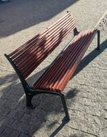 lavičky na Mírověm náměstí